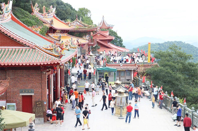 漫步洛陽橋 、徜徉仙公山 國慶黃金周洛江各景區(qū)游人如織